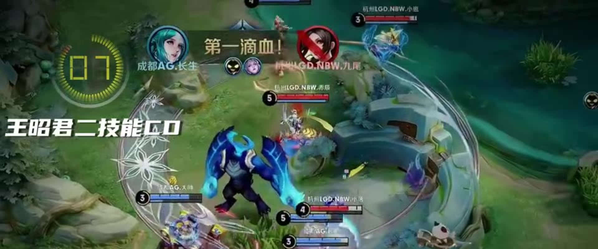 她用自己的 她用自己的