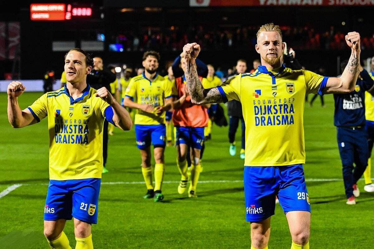 特别是他与 特别是他与