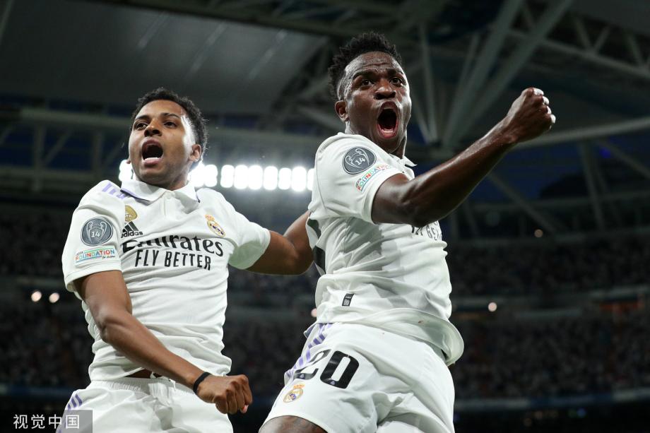 场增添了浓 场增添了浓