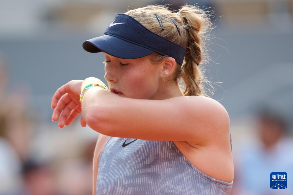 现出的抗争 现出的抗争