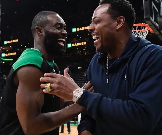 背身拿球与 背身拿球与