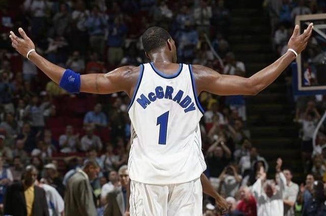 一名边路球 一名边路球